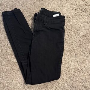 Black Skinny high rise Levi Jeans